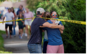 3死20伤 明尼苏达州天主教小学爆枪响