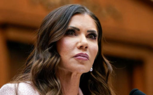 國土安全部長被革職