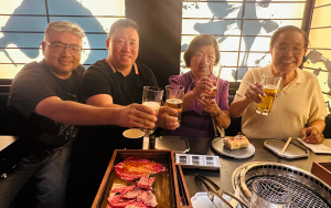 美南新聞董事長李蔚華伉俪應邀品鑒Wagyu House Houston 盛贊餐廳品質與匠心