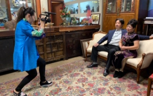 专访休斯顿GMS大画廊商业艺术家龚如芳!