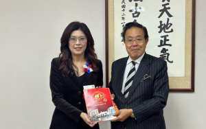 在台北拜訪鄭麗文主席