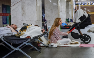 基辅失眠：夜色如战场，城市在噩梦中坚持醒着、活着