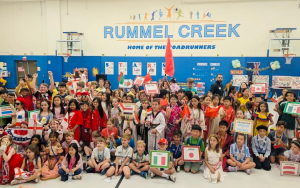 Rummel Creek Elementary國際節盛況空前    44國同慶，中國舞龍引爆全場