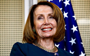 佩洛西宣布退休——美国首位女性众议院议长谢幕　四十年政治传奇落下帷幕