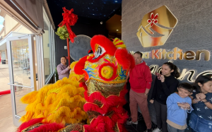 Yama Kitchen盛大開業！舞獅助陣 點燃帕薩迪納亞洲美食熱潮