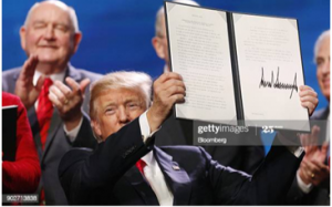 川普行政命令的经济救助会使美国人面临漫长的等待 福利法案被终止 州长们不知如何执行川普的行政命令 川普签署的三项声明中只有一项可以确实提供帮助