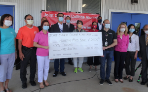 美南大专校联会昨举行赠送四万元 给休士顿食物仓库，嘉宾政要观礼