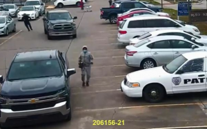 一名华女在中国城遭抢匪盯上尾随,这种「银行盯梢抢劫」不可不防!