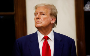 特朗普政府暫停新學生簽證預約,加強社交媒體審查引發爭議