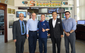 中国国民党驻美代表黄介正博士访问美南新闻 并接受美南电视谈话性节目的现场专访