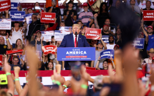 川普上任100天 民众对衰退前景担忧