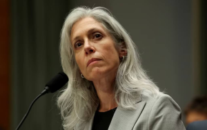 美疾管中心主任遭开除　批部长将公共卫生武器化