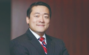 州眾议员吴元之在休斯敦的敦煌广场 招开新闻发怖会為冠状病毒闢谣