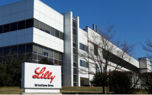 川普宣布减肥药降价　药厂代表突昏倒