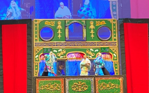 「山宛然客家布袋戏团」上周六惊艷休士顿  声色俱佳，临场感十足，中外戏迷大呼过癮