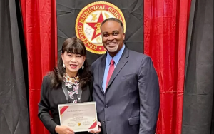 斯坦福市议员谭秋晴 再度荣获「杰出服务奖」殊荣