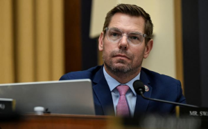 掀起開除聲浪 美眾院2議員請辭2議員受調查