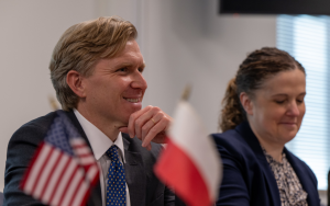 美国防部次长语出惊人！  要英国撤航母 逼日本加钱