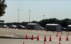 提前投票首日,哈里斯縣投票人數創下佳績,「免下車」投票5步驟一看就懂