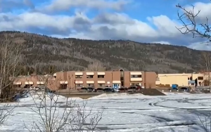 加拿大不列颠哥伦比亚省中学发生枪击案至少10人死亡