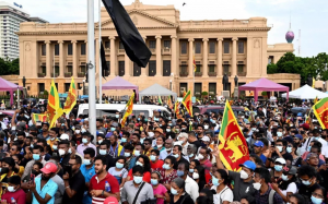 斯里兰卡抗议者在经济危机中闯入总统府    总统惊慌逃离