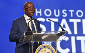 休斯顿市长特纳演讲回顾8年的执政经历  “不想离开,想再次竞选”