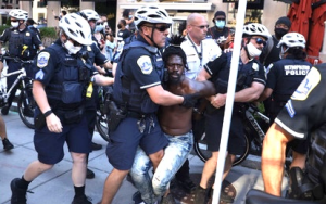 民调:美国人认为暴力犯罪比新冠病毒大流行影响更严重