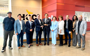 美南新闻董事长与休斯敦城市大学西南学院校长举行高层会晤   推动教育与企业合作   深化产教融合