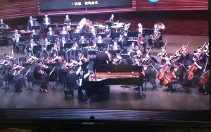 美南国际电视吴晓萍老师主持的「琴动心声」第一集 12月23日晚访问着名作曲家、博士生导师姜万通先生