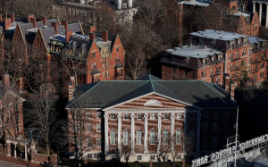 哈佛被禁招國際生提告政府 美法官裁定暫停執行